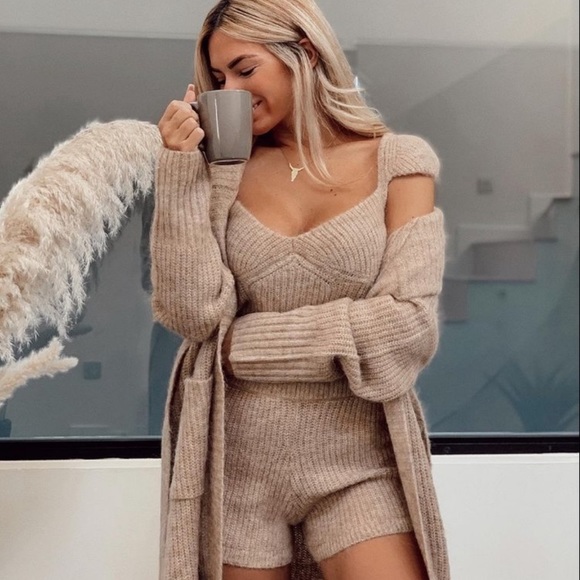 NWT Zara two piece sweater top and shorts set - Picture 9 of 16